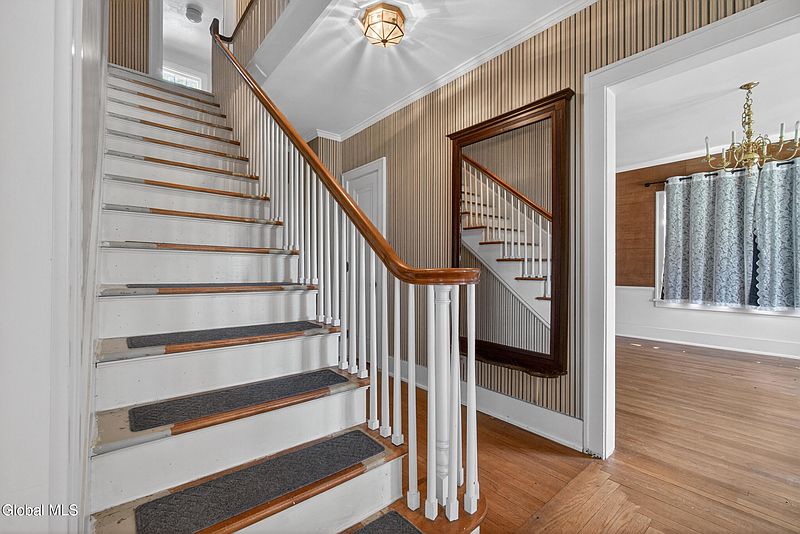 3rd image of 17 N Park Drive