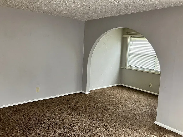 802 N Riley Ave — Photo 8
