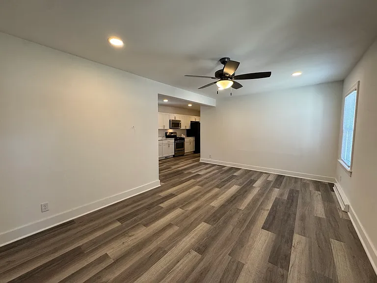 511 Montgomery Rd — Photo 4