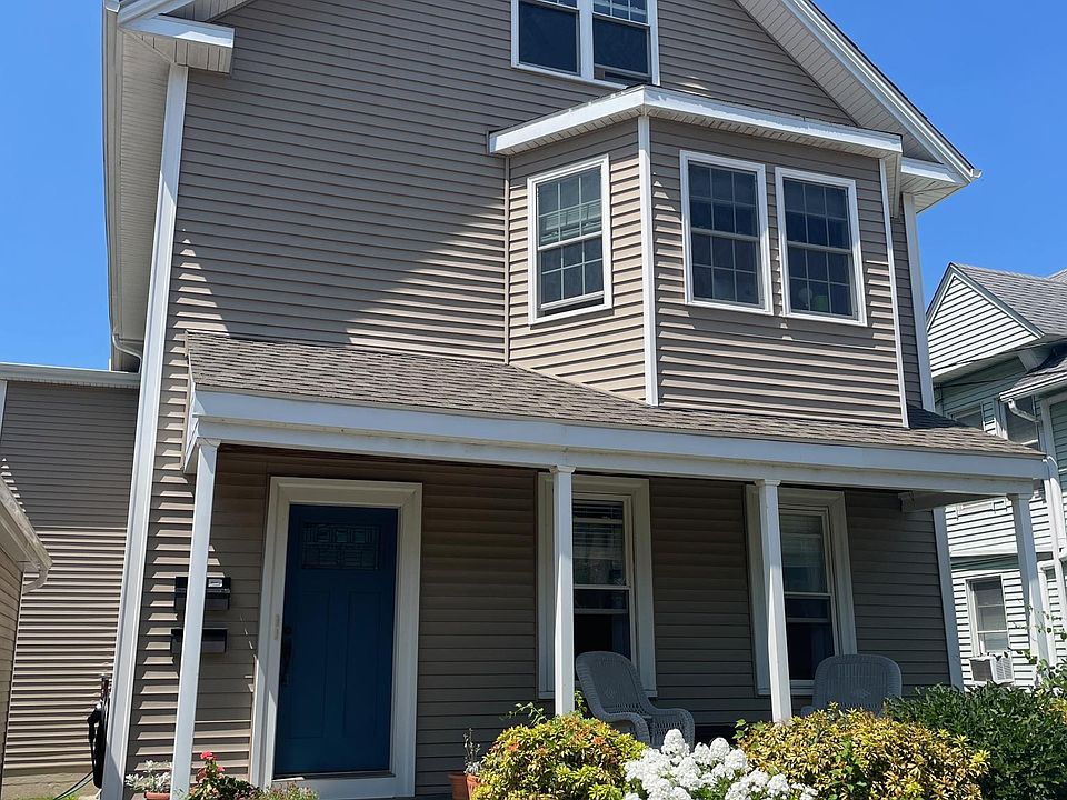1st image of 9 Bradley St #1