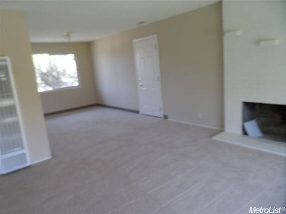 4th image of 422 El Portal Ave