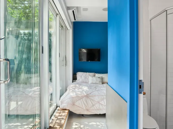 435 East 76th Street image 10 of 12