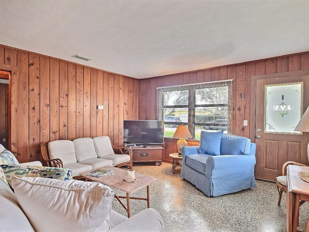 2 bed, 775 sqft, $6,000 — Photo 3
