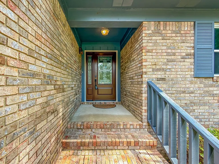 776 Lupine Ln — Photo 3