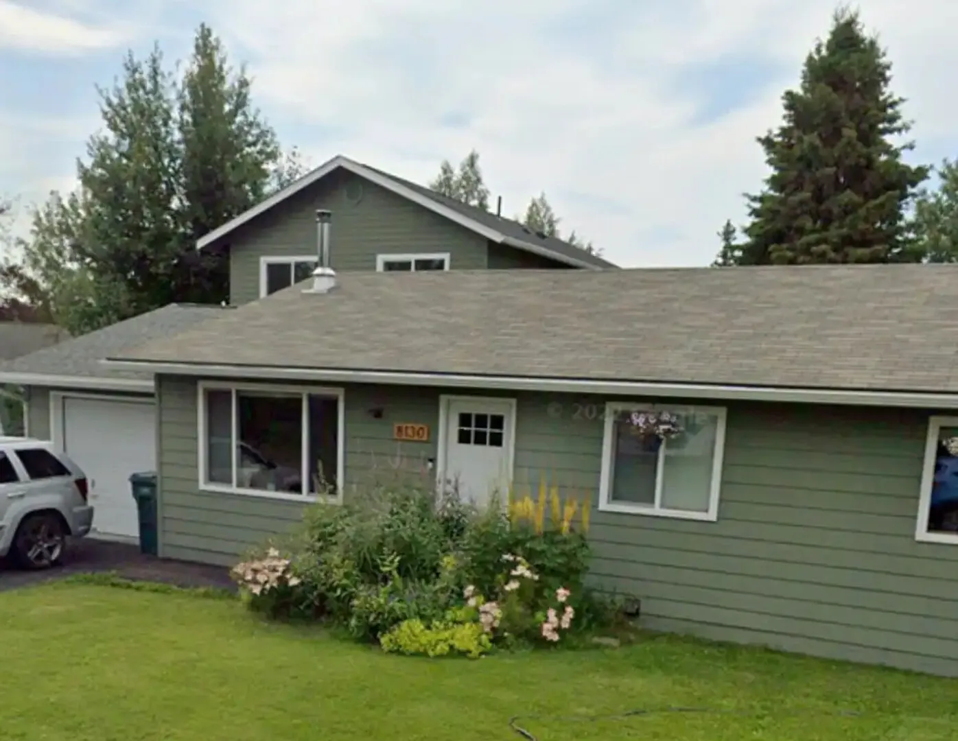 Cozy City Stay- 3bdrm near Airport — Photo 2