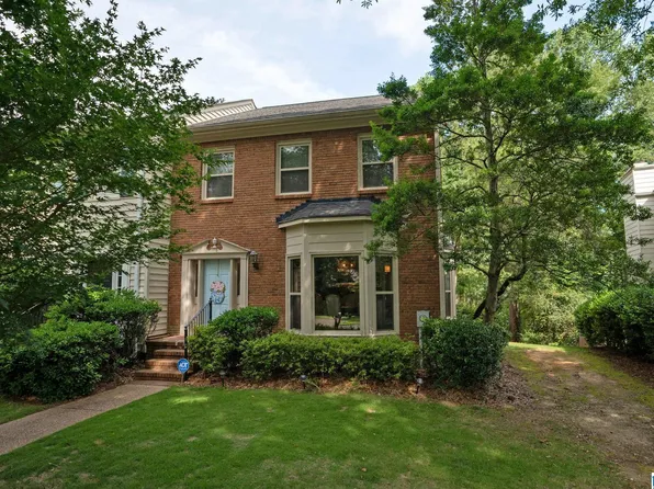 4652 Round Forest Dr, Birmingham, AL 35213