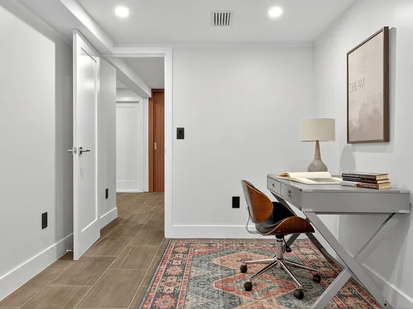 31 Bayview Avenue image 21 of 37