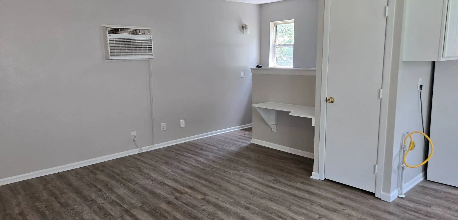 717 S Spring St — Photo 1