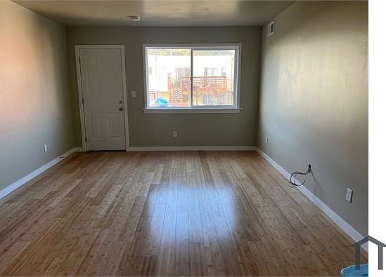 3rd image of 1279 Egbert Ave