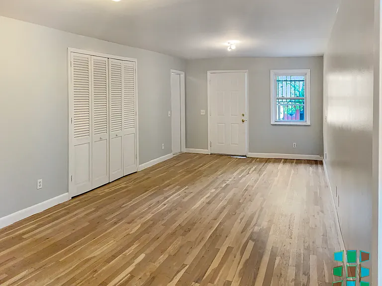 131 Hall St #1 — Photo 11