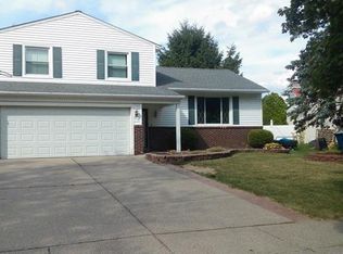 1151 Stamford Rd, Ypsilanti, MI 48198