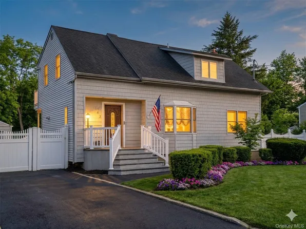 142 Jamaica Avenue, Medford, NY 11763