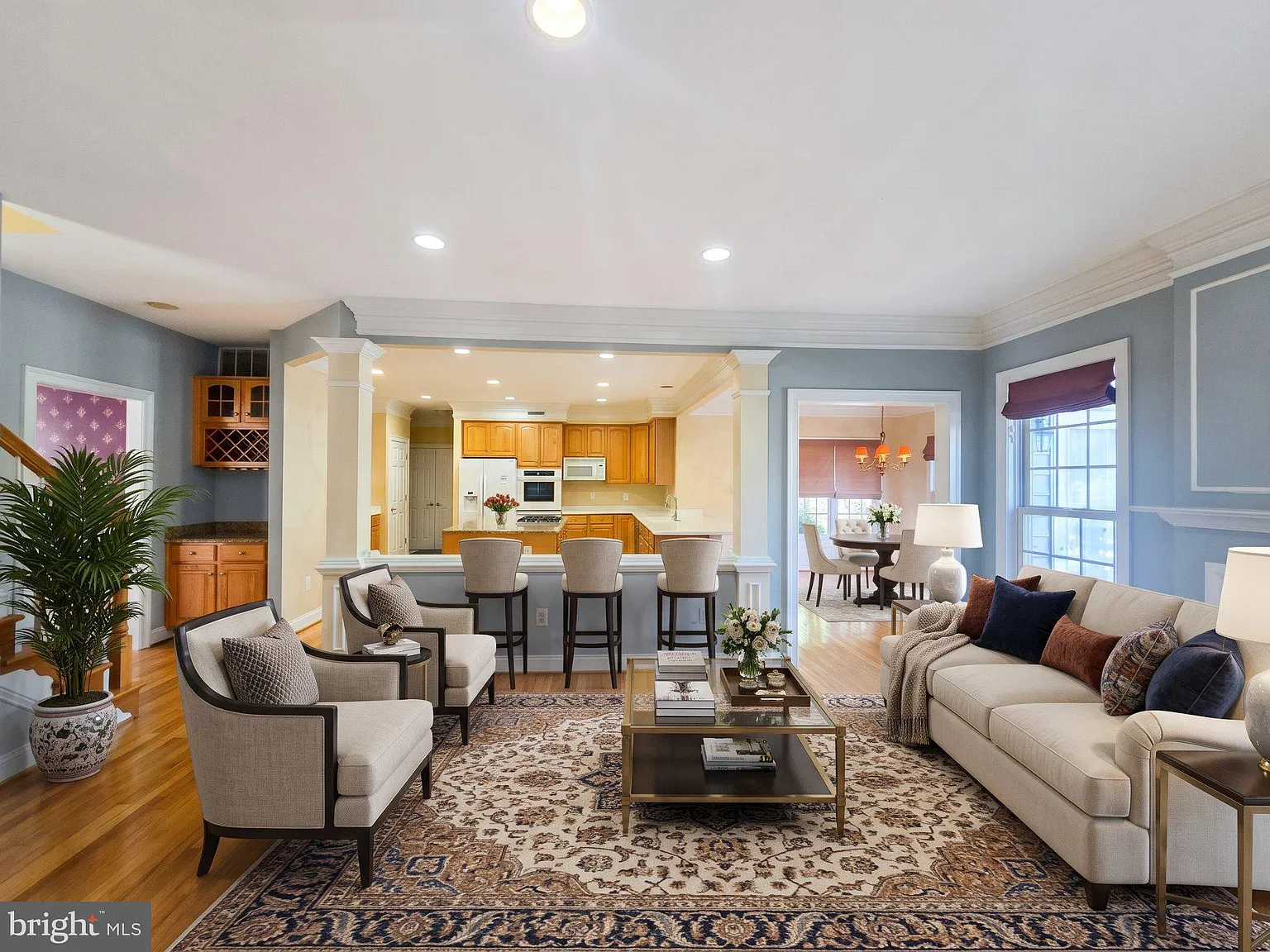 5 bed, 4.5 bath, 6573 sqft, $6,500 — Photo 3