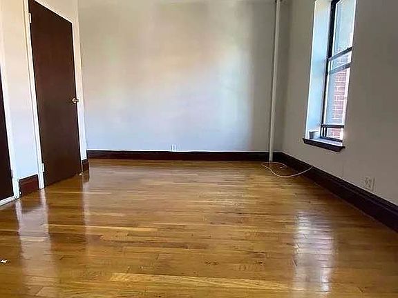 3rd image of 24 W 125th St #3C