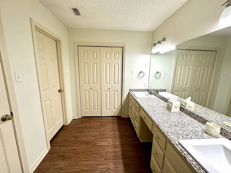 304 Amberwood Cir #304 — Photo 15