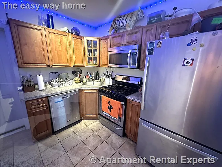 9 Medford St #2R — Photo 3