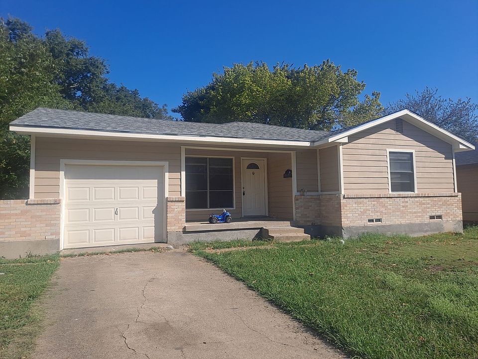 1st image of 219 River Oaks Dr