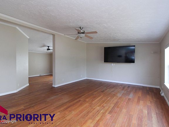 2nd image of 1312 Orchid Ln