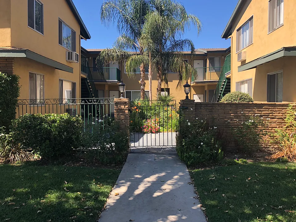 8415 Amigo Ave #6