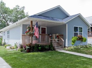 952 N St SW, Cedar Rapids, IA 52404