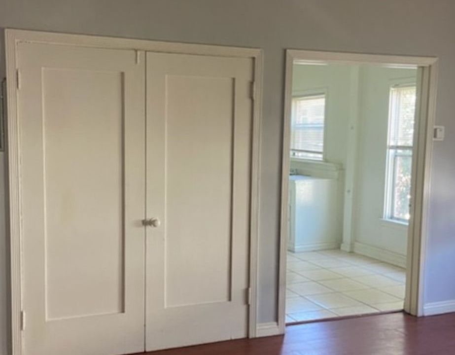 1st image of 117 S Isabel St #Is112