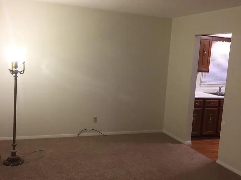 704 Evergreen Dr — Photo 8