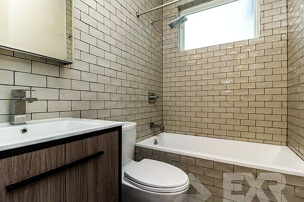 Rented by EXR | media 7