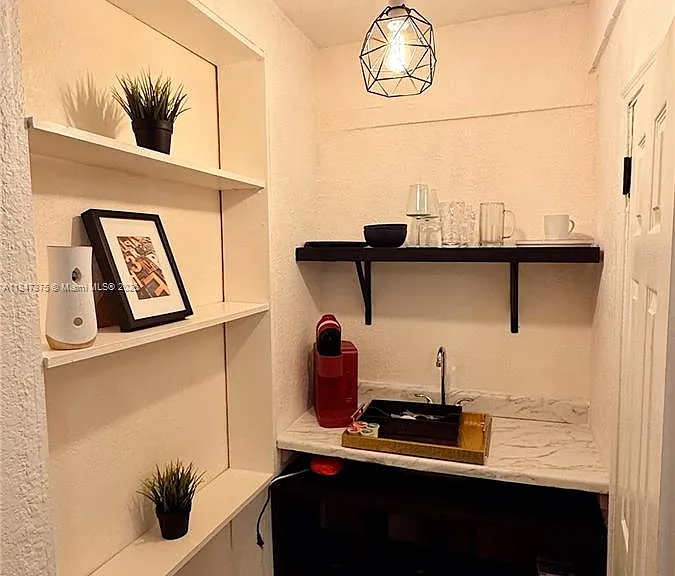 460 NW 109th St #STUDIO — Photo 3
