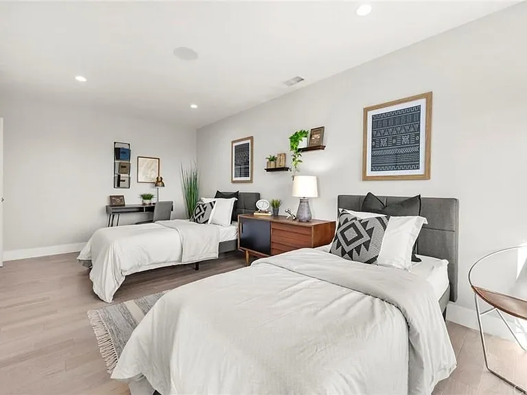 3651 Lowry Rd — Photo 29