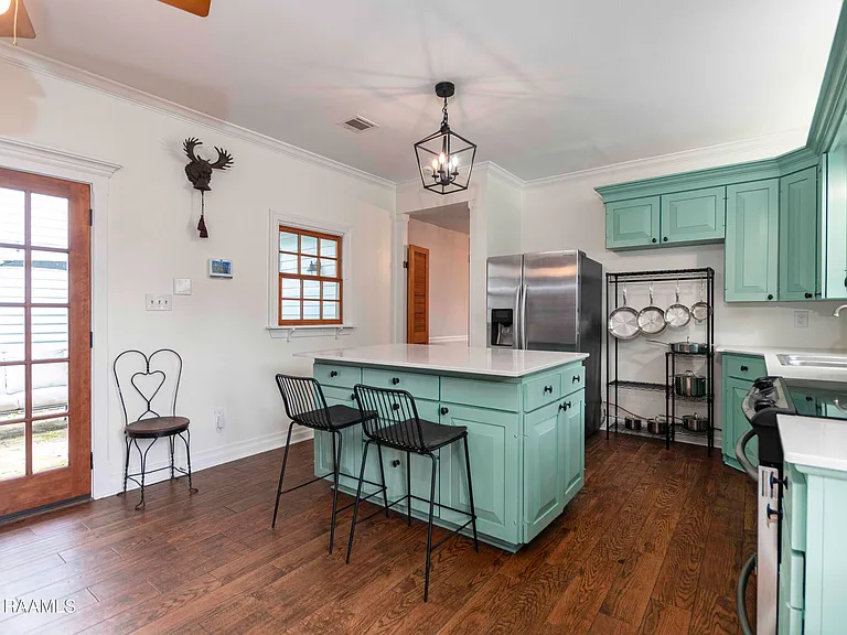 211 Ursuline St — Photo 15