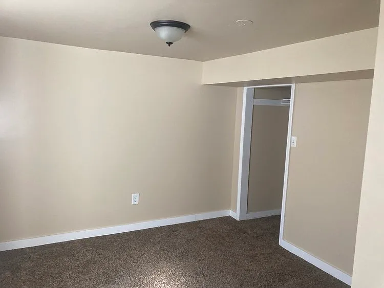 647 Northwood Dr — Photo 16