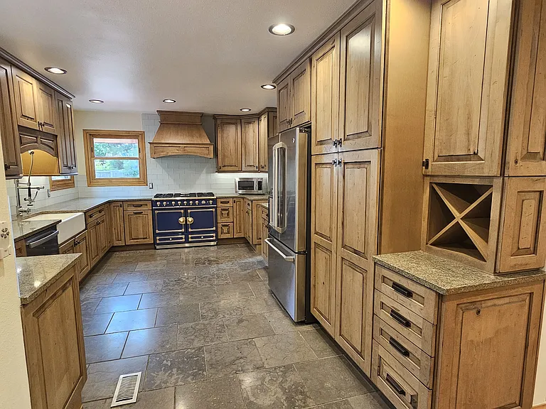 10196 Westside Ct — Photo 2