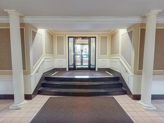 4th image of 75-40 Austin St APT 6CR