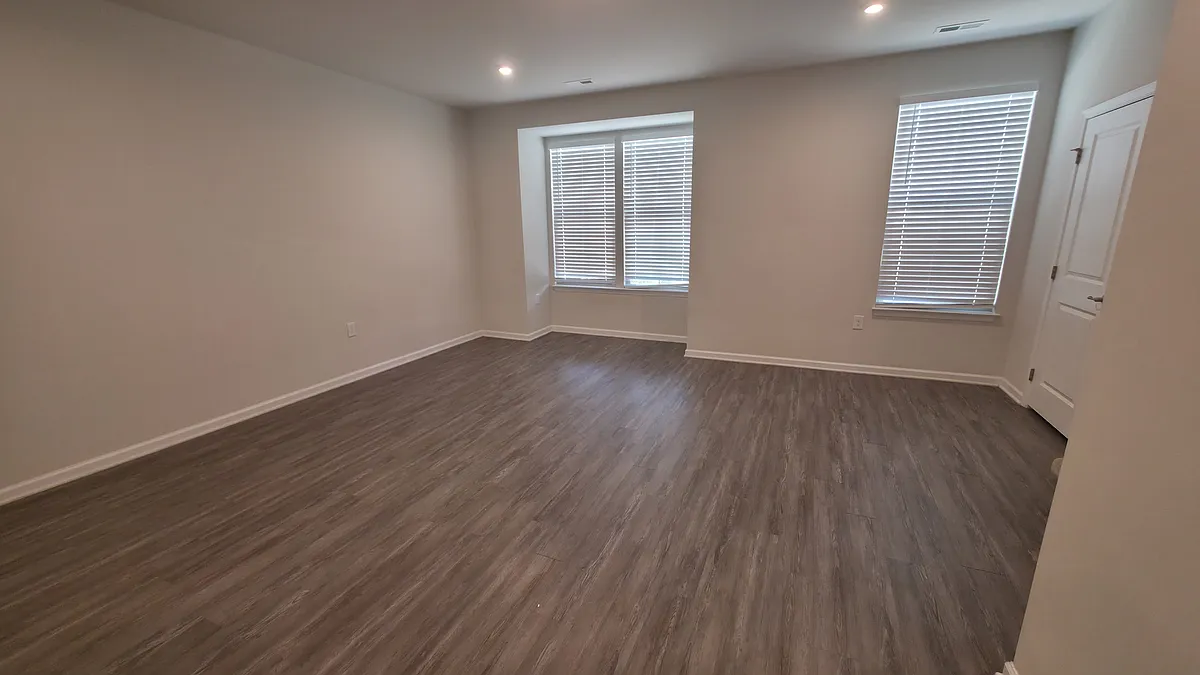 Building Photo - 956 Channing Park Cir