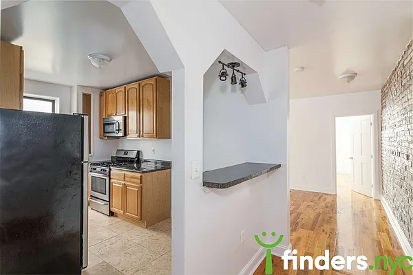 Rented by Clove Realty LLC | media 33