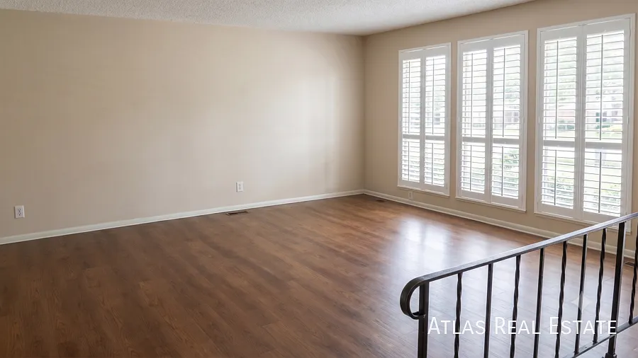Coming Soon Spacious 5-Bedroom Home With Fenced Yard, Garage & Easy Access To Anchutz, Dia And Do... — Photo 4