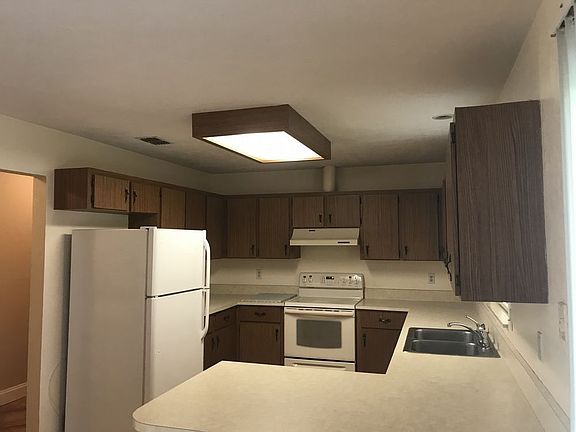 5th image of 1822 Enterprise Ave #A