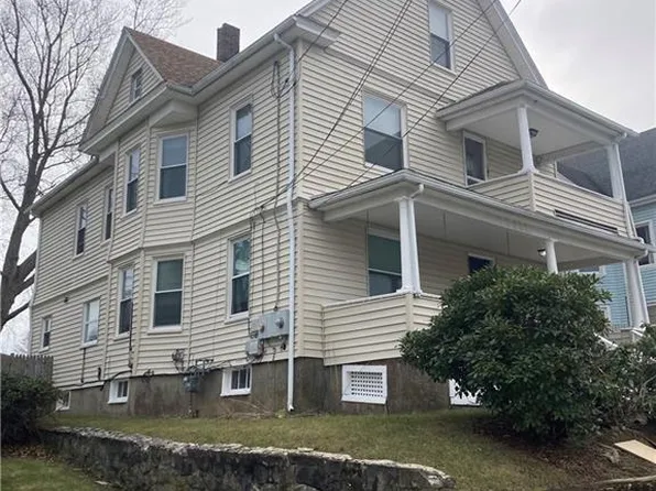 32 Cutler Street, New London, CT 06320