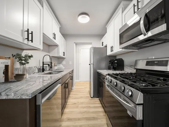 Zola Apartments, 4040 36th St W #9, Minneapolis, MN 55416