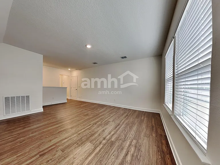 814 Rocking Chair Ln — Photo 8
