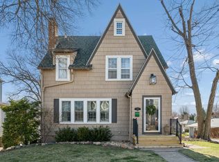 170 S Hill St, Dubuque, IA