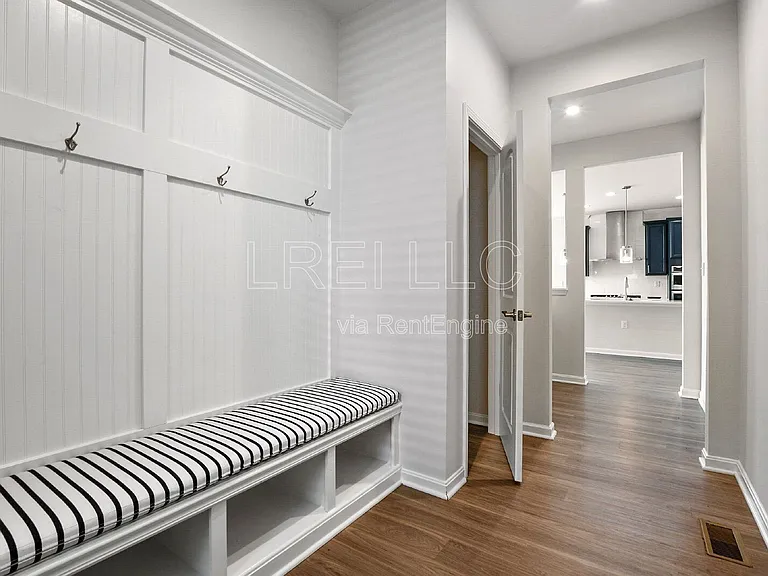 9211 Tamarack Grove Ln — Photo 22