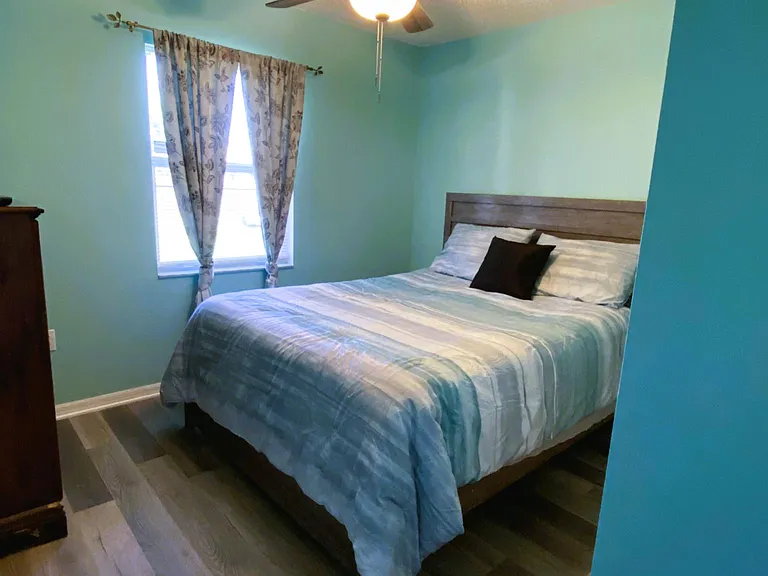 111 Lindale St — Photo 14
