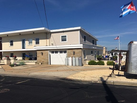 2nd image of 106 Bay Shore Dr