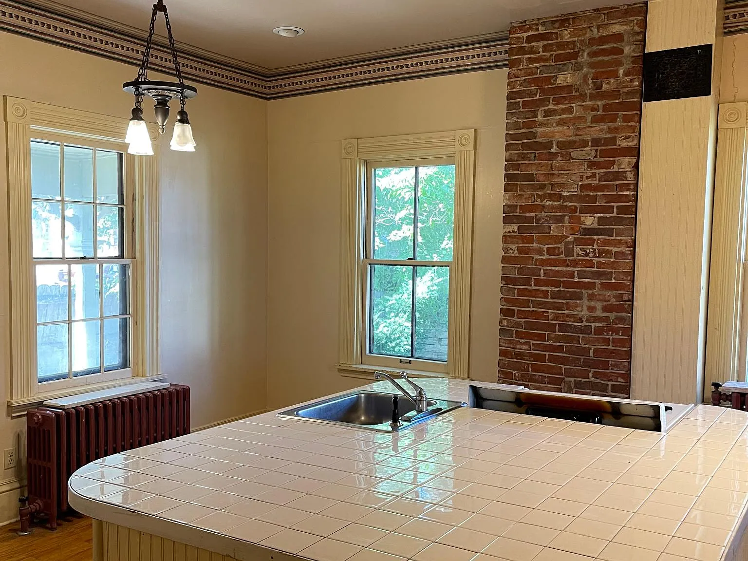3 bed, 2616 sqft, $3,204 — Photo 3