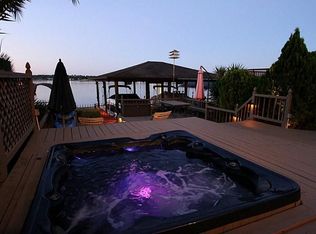 820 Lake View Dr, Montgomery, TX 77356