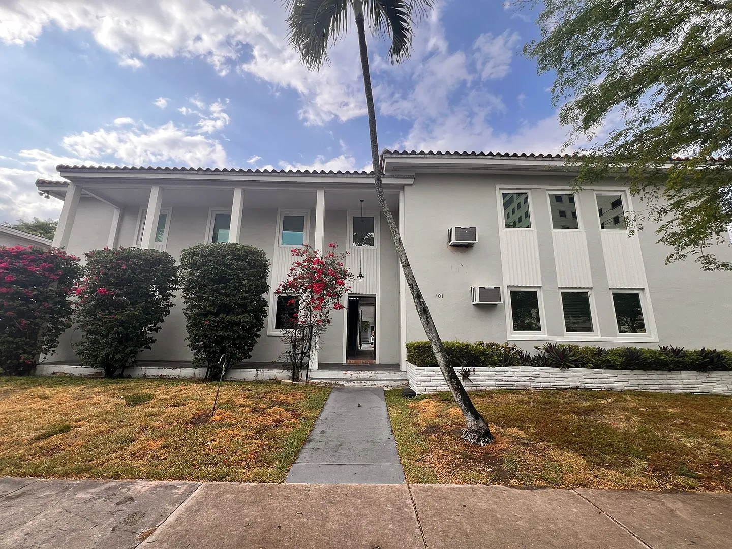 101 Antiquera | Coral Gables (Coral Gables Business District) — Photo 4