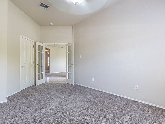 5th image of 906 Ashbury Blf