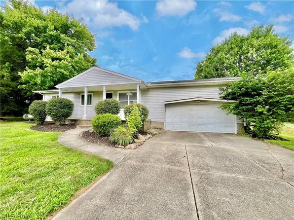 9914 Homestead Rd, Wadsworth, OH 44281