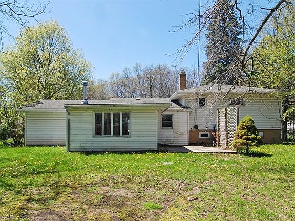 4th image of 215 Crestwood Dr